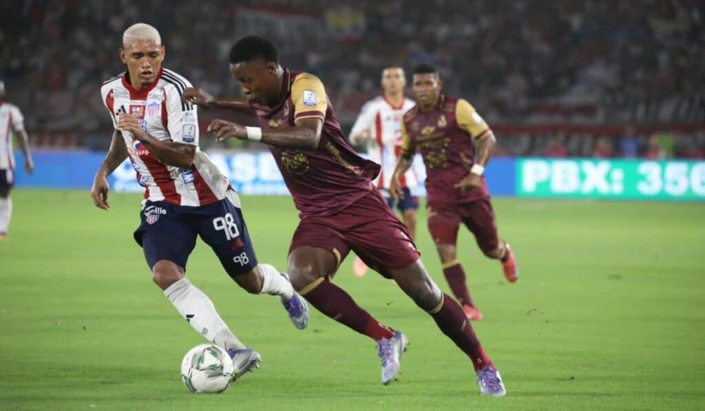 Gobierno Petro pide a los equipos del fútbol colombiano reconocer acuerdos sindicales: Clubes tienen reparos Gobierno Petro pide a los equipos de fútbol reconocer acuerdos sindicales