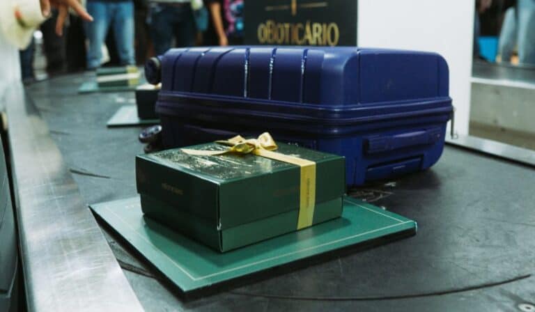 oBoticário entregó más de 6.000 regalos de navidad en aeropuertos de Brasil y Colombia oBoticário entregó más de 6.000 regalos de navidad en aeropuertos de Colombia y Brasil