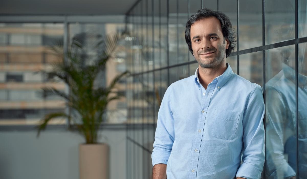 Home - Valora Analitik Alejandro Zuluaga, cofundador de Pinbus