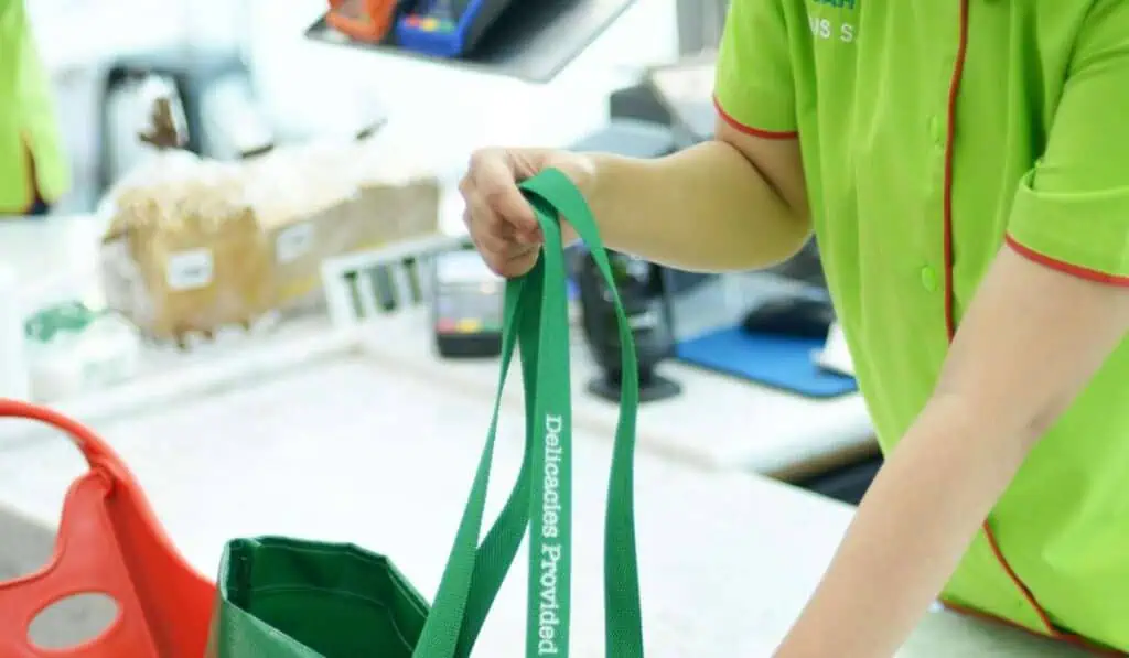 Supermercado acabó con los cajeros: Implementó nuevo sistema de pago que acaba con largas filas Así funcionará el supermercado que eliminó los cajeros