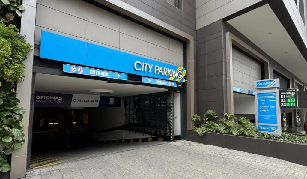 City Parking compra a Central Parking System y consolida su negocio de parqueaderos en Colombia City Parking recibió aprobación para comprar el 100 % de las acciones de Central Parking System