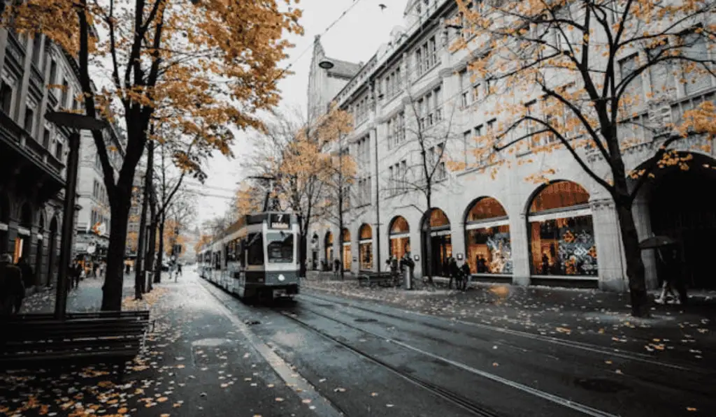 Zurich ocupa el primer lugar entre las ciudades inteligentes. Zurich ocupa el primer lugar entre las ciudades inteligentes.