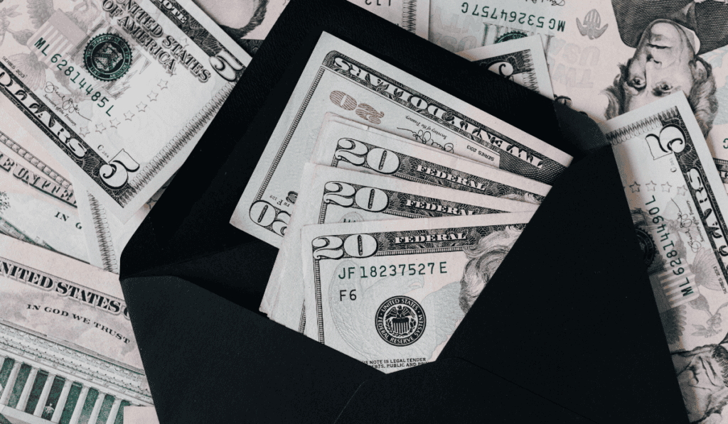 Dólar cierra la semana al alza tras nuevos datos de inflación en Colombia y empleo en EE. UU.; deuda pública se valorizó Dólar en Colombia