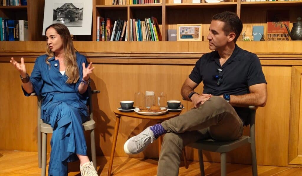 Nu Colombia (Nubank) pagará más intereses por ahorrar en sus ‘Cajitas’ tras subida de tasas del BanRep Marcela Torres, gerente de Nu Colombia, y David Vélez, CEO de Nu