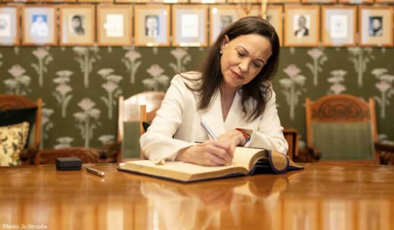 María Corina Machado estaría lista para regresar a Venezuela “lo antes posible” María Corina Machado