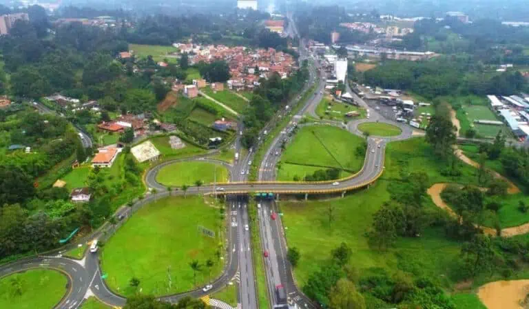 Megaproyecto en la vía Medellín - Bogotá Devimed