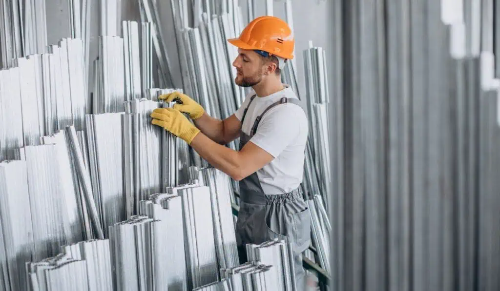 La recuperación del sector aluminio en Venezuela costaría entre US$1.600 millones y US$2.300 millones Mercado de aluminio. Imagen: senivpetro en Freepik