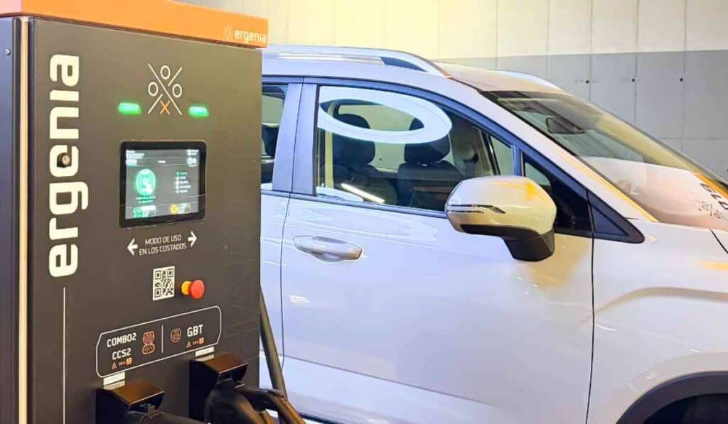 Nuevas estaciones de carga para vehículos eléctricos en Multiplaza