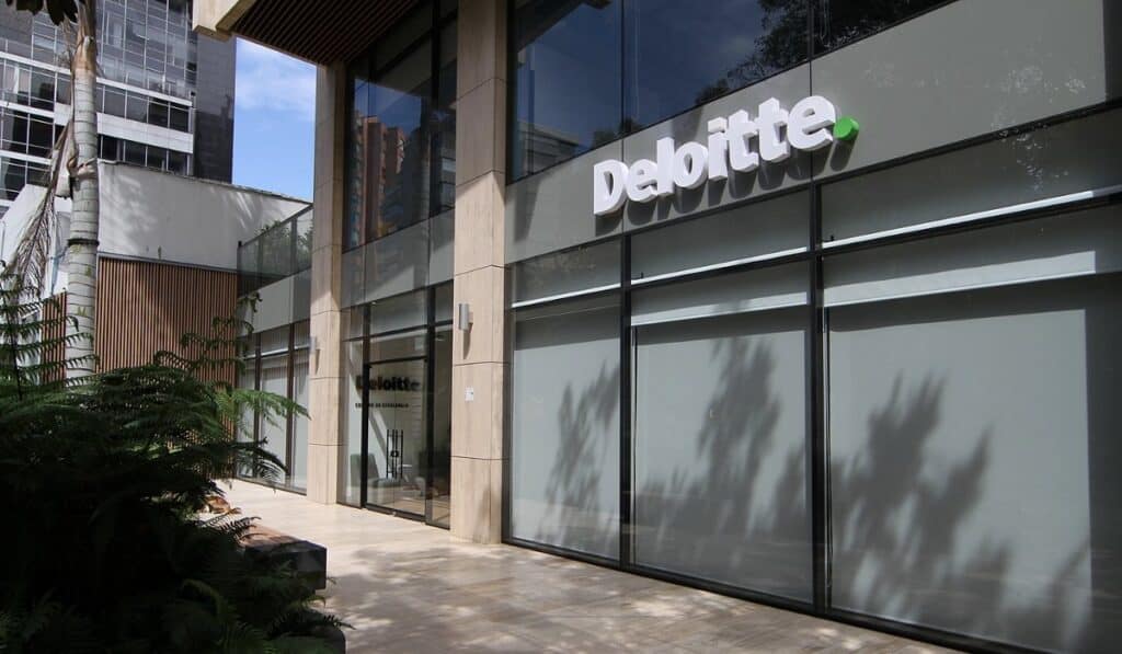 CFOs en Colombia redefinen sus roles: Informe de Deloitte revela nuevas prioridades con foco en transformación digital Oficinas de Deloitte en Bogotá
