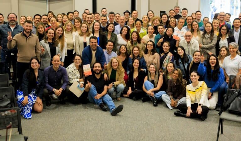 Comfama abre convocatorias para acompañar a las empresas en sus retos de liderazgo Participantes de Mentorías para Empresas más Conscientes en 2025.