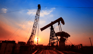 Home - Valora Analitik Mercado petrolero. Imagen: ©zhengzaishuru de Getty Images Pro a través de Canva.com