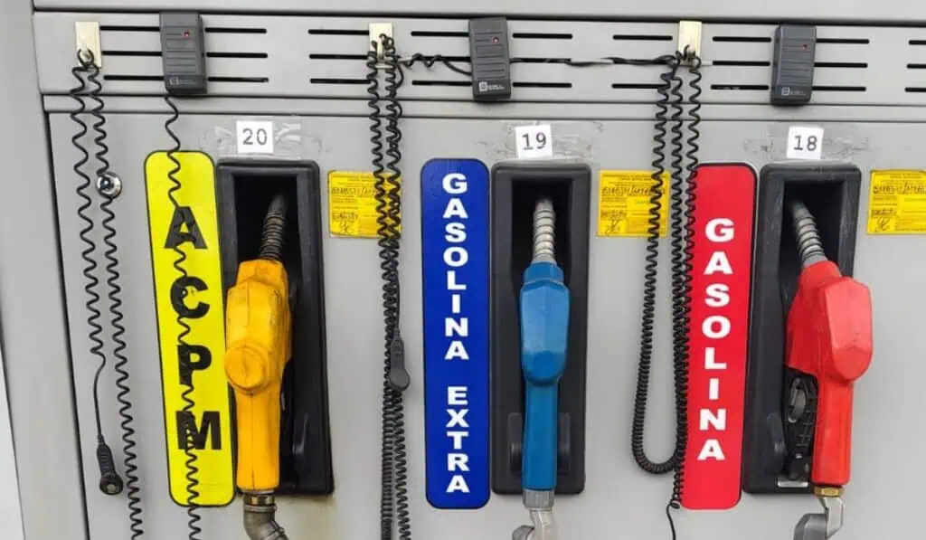 Combustibles fósiles seguirán siendo esenciales para Colombia al menos hasta 2040; gasolina tendría que importarse Precios del diésel en Colombia. Imagen: Rodrigo Torres/Valora Analitik