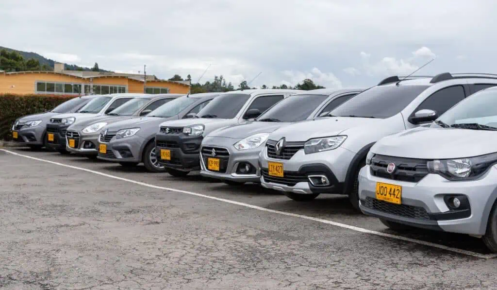 Colombianos siguen sin ganas de comprar vivienda y carro: Estas son las causas https://www.valoraanalitik.com/modelo-pymes-esperaban/
