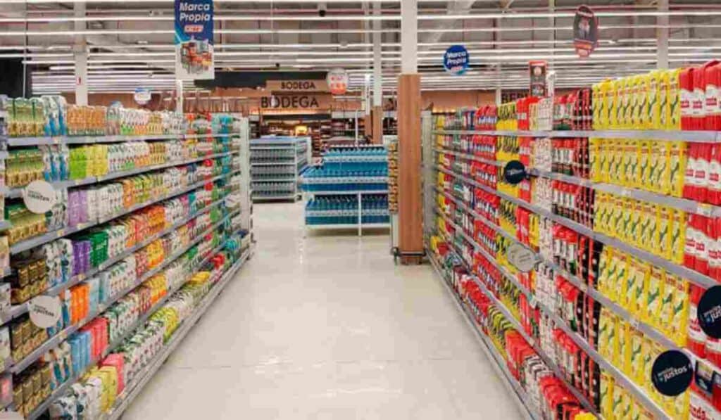 Supermercado acabó con los cajeros: Implementó nuevo sistema de pago que acaba con largas filas Supermercado acabó con los cajeros e implementó nuevo sistema de autopago