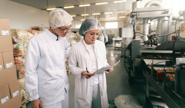 Trabajadores en Colombia solo podrán hacer este máximo de horas extra a la semana este año Trabajadores en Colombia y jornada laboral