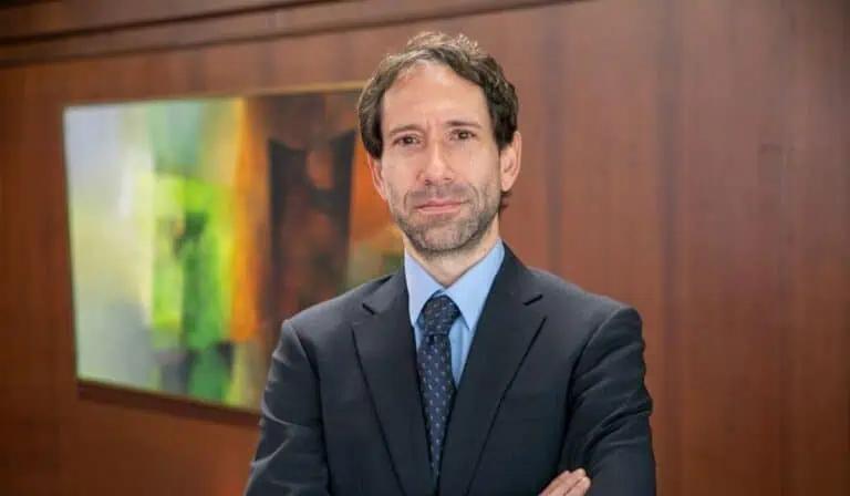 El codirector del Banco de la República, Mauricio Villamizar, alertó sobre los riesgos de intervenir precios tras el aumento del salario mínimo para 2026. Foto: BanRep.