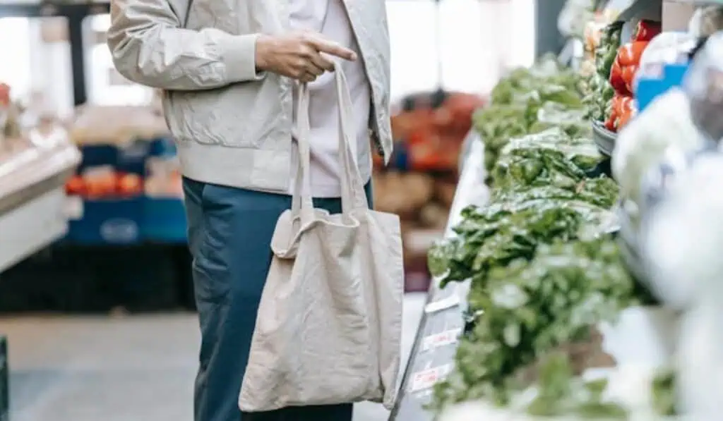 Confianza del consumidor en Colombia siguió repuntando y cerró el 2025 en 19,9 % Confianza del consumidor creció 2,9 puntos porcentuales en diciembre