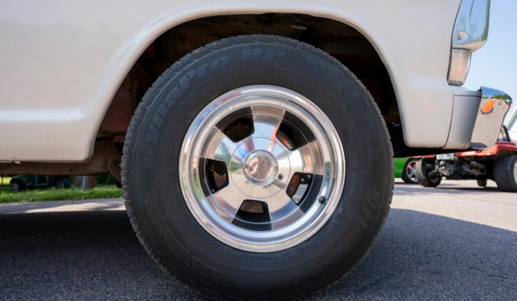 Estos son los productos ecuatorianos a los que Colombia les aplicará aranceles Los neumáticos hacen parte de la lista de 23 partidas a las que se les aplicarán aranceles.