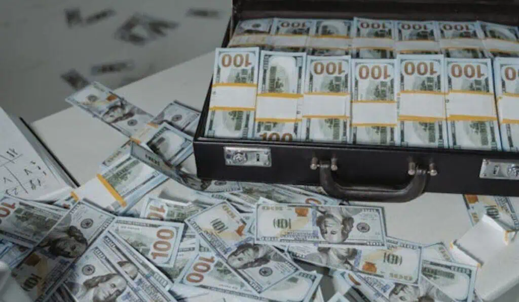 Los 12 más ricos del mundo tienen más riqueza que la mitad más pobre de la población En 2025, se superó el número de multimillonarios en el mundo.