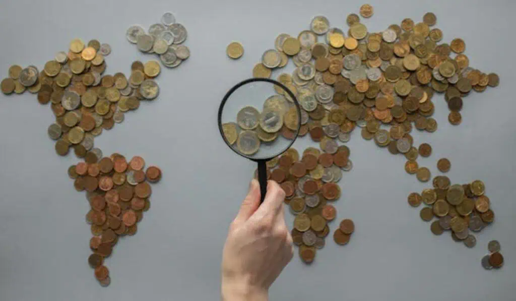Los 12 más ricos del mundo tienen más riqueza que la mitad más pobre de la población Una persona del 1 % más rico posee 8.251 veces más riqueza que alguien del 50 % más pobre.