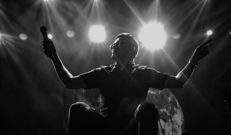 Ahora | Yeison Jiménez, reconocido cantante de música popular y empresario, falleció en accidente aéreo Yeison Jiménez se destacó como cantante y empresario