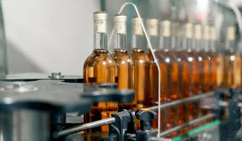 Nueva normativa sanitaria para producción y comercialización de bebidas alcohólicas en Colombia Inversión en Colombia