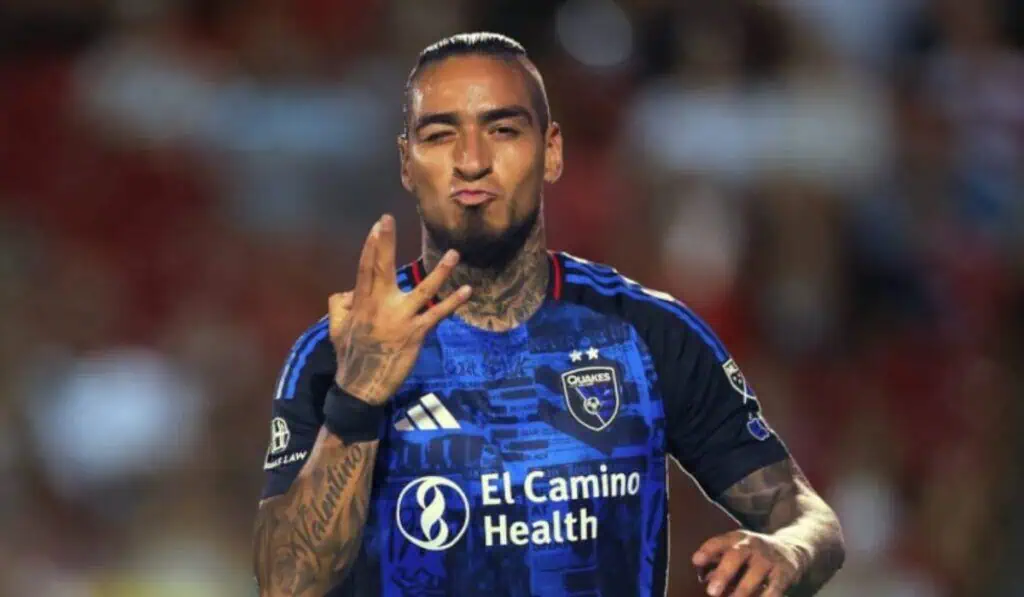 El delantero estrella que negocia Nacional estaría entre los mejor remunerados del fútbol colombiano El delantero estrella que negocia Nacional estaría entre los mejor remunerados del fútbol colombiano