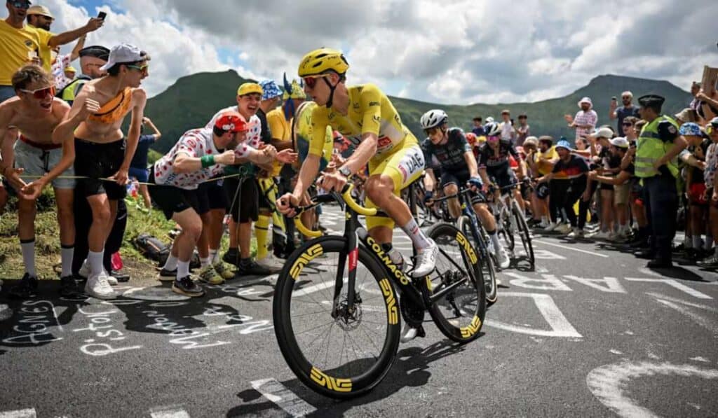 El ciclismo profesional arranca 2026 con presupuestos históricos y salarios récord El ciclismo profesional arranca 2026 con presupuestos históricos y salarios récord