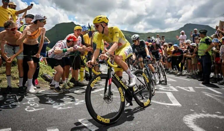 El ciclismo profesional arranca 2026 con presupuestos históricos y salarios récord
