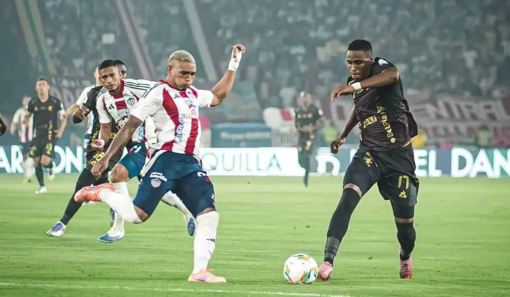 Tasa de desempleo en el fútbol colombiano se disparó: decenas de futbolistas quedaron sin equipo Acolfutpro contra Dimayor: El choque de cifras que reabre el debate laboral en el fútbol colombiano