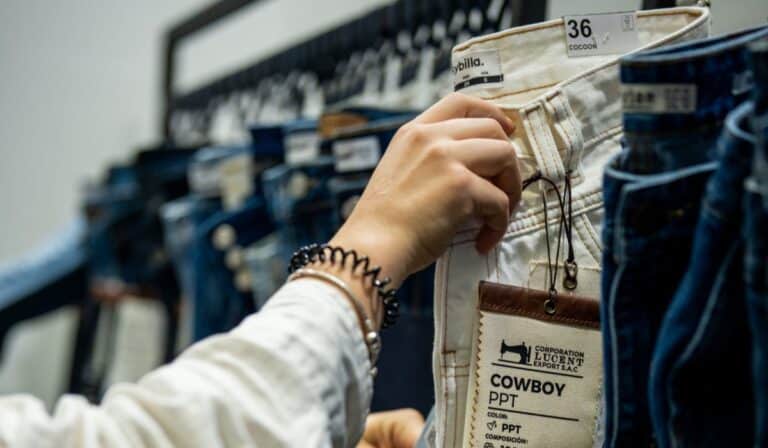 Colombianos gastaron más de $36 billones en moda en 2025, un 7 % más que en 2024; hay alertas para 2026 Gasto en moda