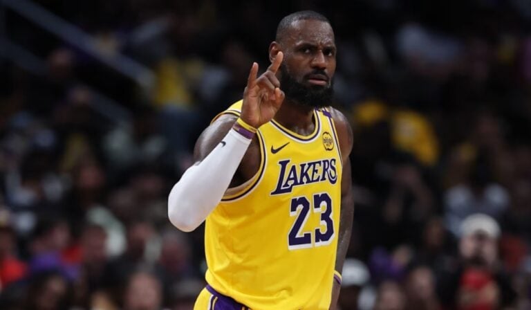 ¿Última temporada de LeBron James?: El mercado de la NBA 2026 lleno de sorpresas y contratos millonarios El futuro de LeBron James, recién cumplidos los 41 años, es el punto central del mercado en la NBA