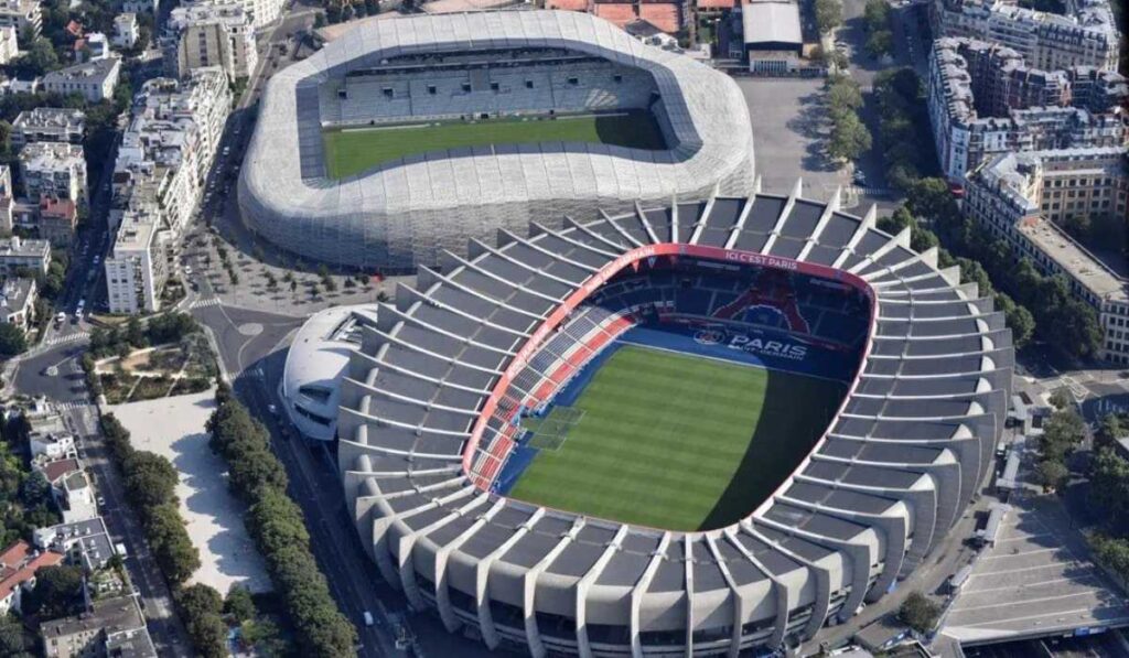 PSG se impone en la cancha y en la chequera: El derbi que enfrentó al París millonario contra el París humilde PSG se impone en la cancha y en la chequera