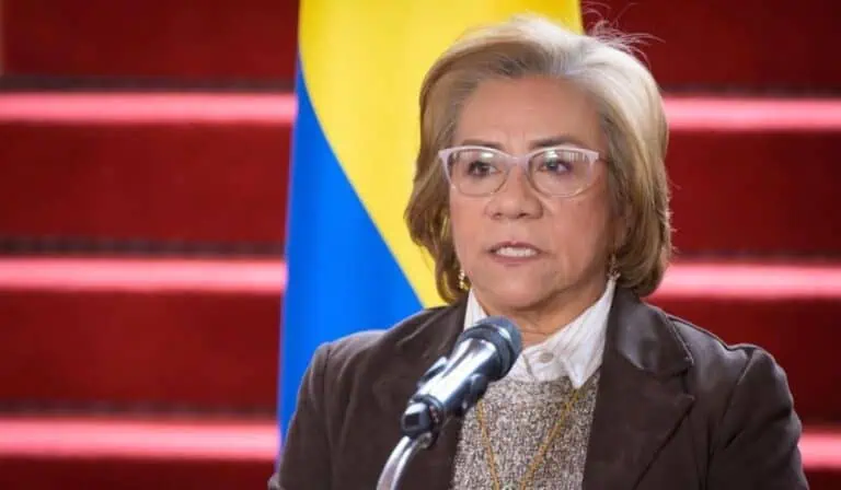 Rosa Yolanda Villavicencio, canciller, durante la rueda de prensa sobre la operación militar en Venezuela y el diálogo con Estados Unidos. Foto: Cancillería.