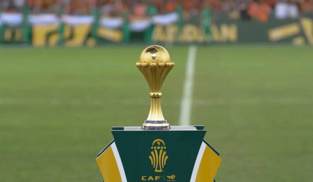 Así pagan los grandes torneos continentales de fútbol en el mundo: La Copa Africana en los primeros puestos Así pagan los grandes torneos continentales de fútbol en el mundo: La Copa Africana en los primeros puestos
