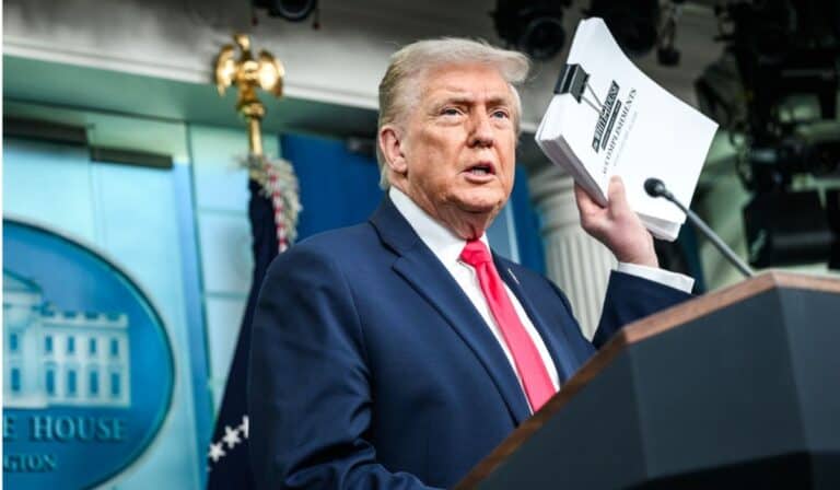 Análisis | Un año de Trump 2.0: más poder ejecutivo y menos contrapesos Donald Trump, presidente de Estados Unidos, durante la rueda de prensa al cumplirse un año de su segundo mandato. Imagen: Flickr White House.