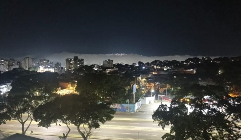 Ahora | Reportan explosiones y disparos cerca del Palacio de Miraflores en Caracas Palacio de Miraflores