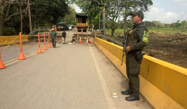 Afectaciones viales por lluvias ya superan los 30 puntos críticos en Colombia Afectaciones viales por lluvias ya superan los 30 puntos críticos en Colombia