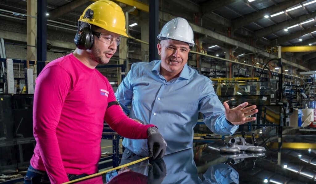 Grupo Argos y Nicky Jam donarán 100 viviendas para la reconstrucción de Caldas: Gobernación aportará la mano de obra Christian Daes de Tecnoglass