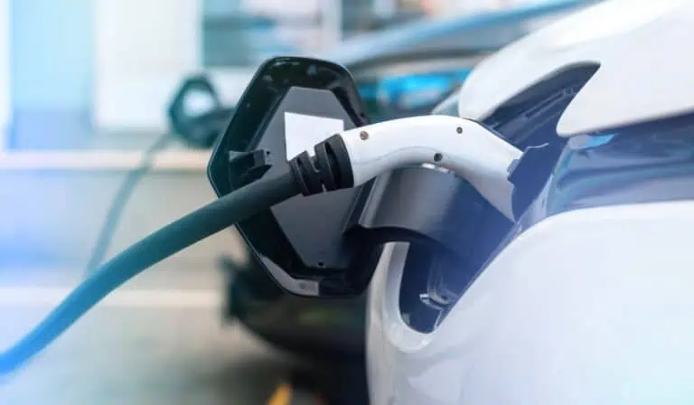 El reto de los seguros de vehículos eléctricos: costos, riesgos y oportunidades