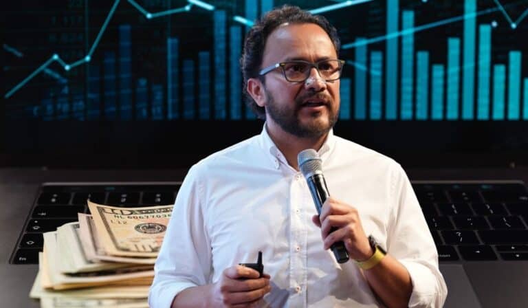 Ahora | Cuéllar de Crédito Público niega que el Gobierno sea culpable de la bajada reciente del dólar en Colombia Javier Cuéllar de Crédito Público y dólares