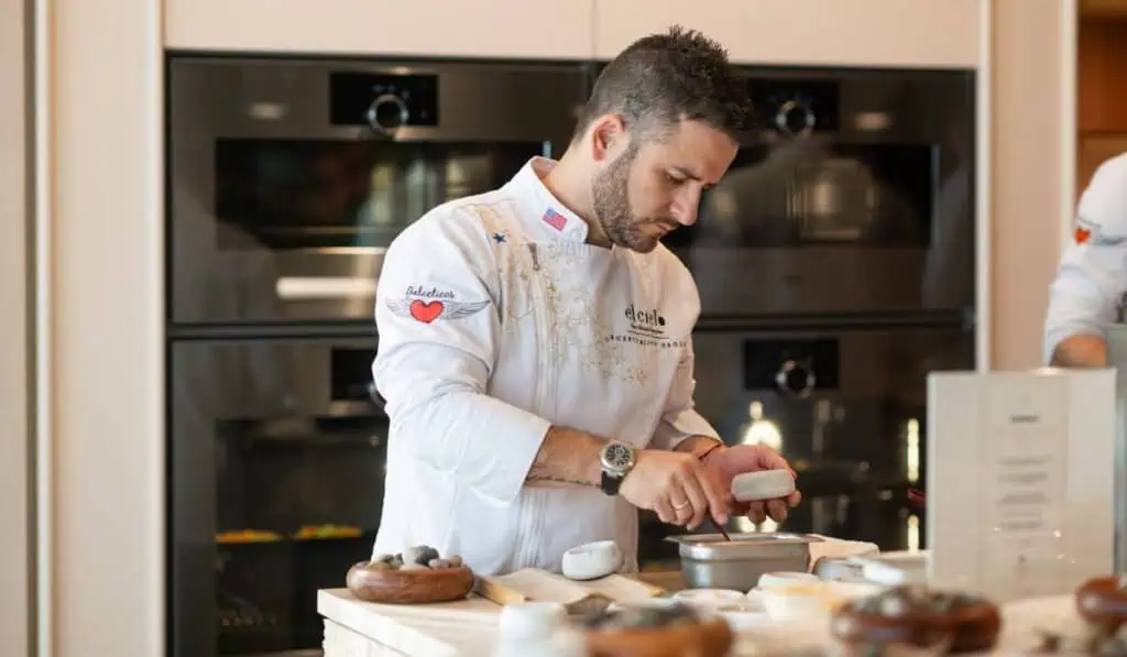 Elcielo World Tour, la nueva plataforma de encuentros gastronómicos que llegará a Medellín y Bogotá Juan Manuel Barrientos, fundador de ElCielo