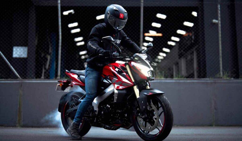 Pulsar sacó imponente modelo de la NS: Alto cilindraje, potente y su precio sorprende La potente NS400Z se destaca como uno de los vehículos más ágiles del mercado