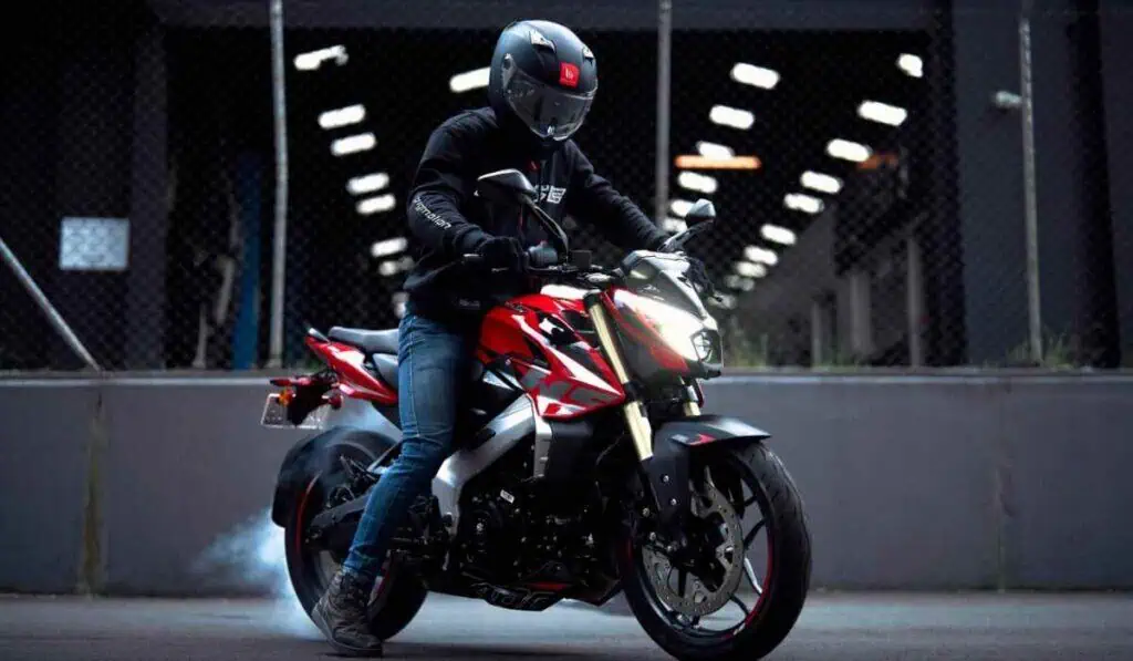 Pulsar sacó imponente modelo de la NS: Alto cilindraje, potente y su precio sorprende La potente NS400Z se destaca como uno de los vehículos más ágiles del mercado