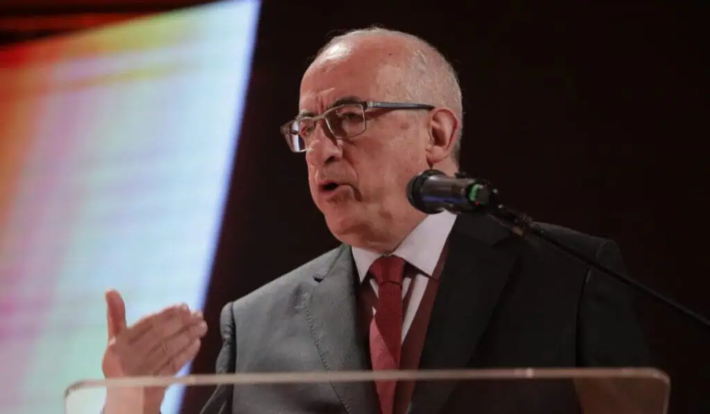 A pesar del apretón de manos, próxima Junta Directiva del BanRep estaría en vilo por ausencia del ministro de Hacienda Próxima Junta Directiva del Banco de la República estaría en vilo por ausencia del ministro de Hacienda