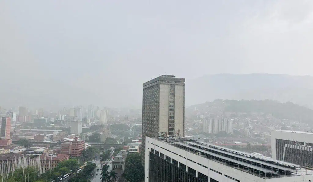 Lluvias en Colombia seguirían con fuerza hasta esta fecha: Pronóstico no es alentador El Ideam confirma hasta cuándo lloverá con fuerza en Colombia