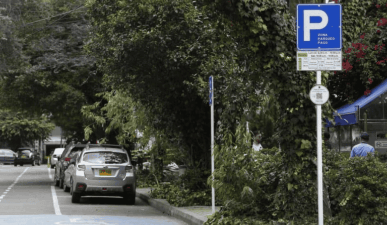 Parquear en las calles de Bogotá valdrá más de $20.000 por hora: estos son los nuevos precios de las zonas públicas Parquear en las calles de Bogotá valdrá más de $20.000 por hora: estos son los nuevos precios de las zonas públicas