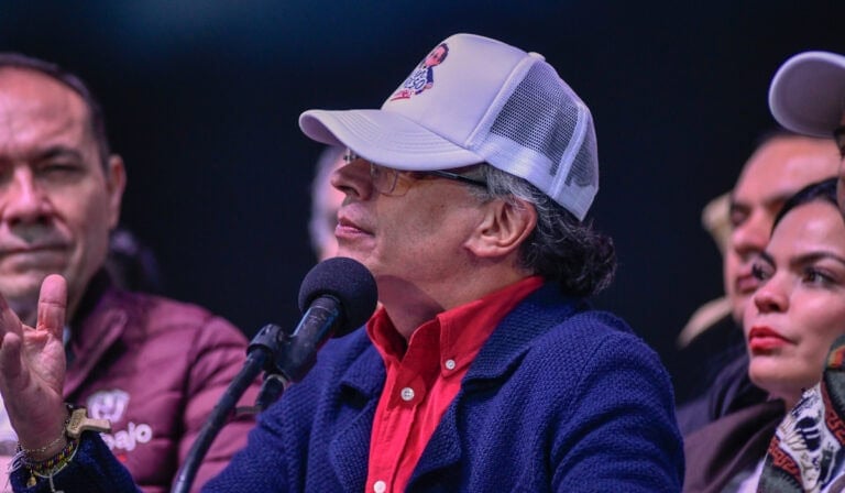 Petro mantiene salario mínimo en $2 millones: firma decreto provisional Presidente Gustavo Petro (13)