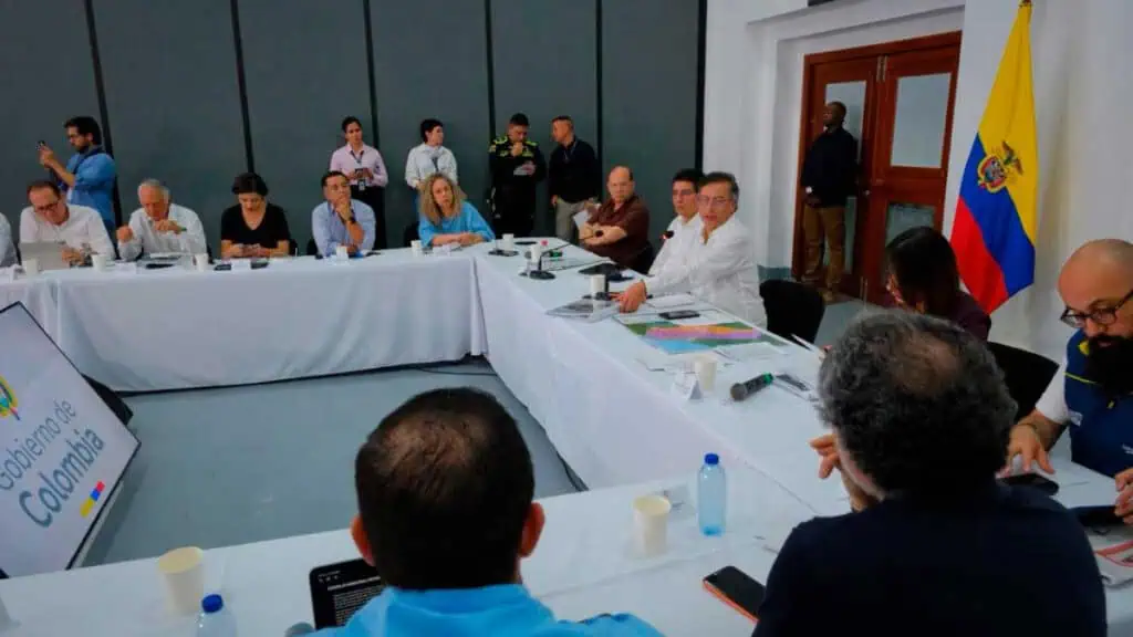Petro decretó una nueva emergencia económica por ola invernal en Córdoba y Sucre Presidente Petro le pidió a la Corte Constitucional levantar la suspensión del Decreto de Emergencia