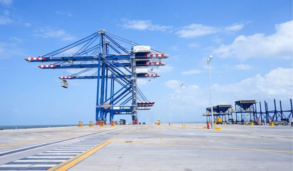MinTransporte anuncia decreto para obras clave en puertos de Colombia; habla de nuevos megaproyectos Puerto Antioquia